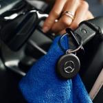 Dispozitiv anti pierdere Chipolo LOOP Mercedes-Benz, Autonomie 1 an, Alarma 125dB, Compatibil cu Apple Find My / Find Hub, Bluetooth, IP67, USB-C, Negru 5 - lerato.ro