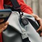 Dispozitiv anti pierdere Chipolo LOOP Mercedes-Benz, Autonomie 1 an, Alarma 125dB, Compatibil cu Apple Find My / Find Hub, Bluetooth, IP67, USB-C, Negru 7 - lerato.ro