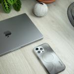 Carcasa Incase Halo Oil Slick Smoke cu MagSafe compatibila cu iPhone 16, Gri 9 - lerato.ro
