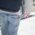 Carcasa Incase Halo Oil Slick Smoke cu MagSafe compatibila cu iPhone 16, Gri 10 - lerato.ro