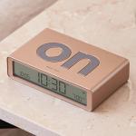 Ceas cu alarma Lexon Flip Classic, Snooze, Display Digital, 1200mAh, USB-C, Gold 6 - lerato.ro