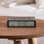 Ceas cu alarma Lexon Flip Classic, Snooze, Display Digital, 1200mAh, USB-C, Dark Gray 7 - lerato.ro