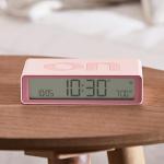 Ceas cu alarma Lexon Flip Classic, Snooze, Display Digital, 1200mAh, USB-C, Roz 8 - lerato.ro
