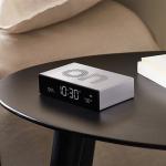 Ceas cu alarma Lexon Flip Premium, Snooze, Display Digital, Luminozitate ajustabila, USB-C, Silver 7 - lerato.ro