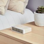 Ceas cu alarma Lexon Flip Classic X Pantone, Snooze, Display Digital, Luminozitate ajustabila, USB-C, Bej 5 - lerato.ro