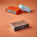 Ceas cu alarma Lexon Flip Premium, Snooze, Display Digital, Luminozitate ajustabila, USB-C, Gold 15 - lerato.ro