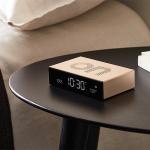 Ceas cu alarma Lexon Flip Premium, Snooze, Display Digital, Luminozitate ajustabila, USB-C, Gold 7 - lerato.ro