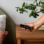 Ceas cu alarma Lexon Flip Premium, Snooze, Display Digital, Luminozitate ajustabila, USB-C, Gold 10 - lerato.ro