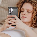 Carcasa Flexible Carbon compatibila cu Samsung Galaxy S24 Ultra Black 3 - lerato.ro