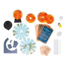Kit STEAM Ozobot OzoGoes to the Sun, Earth & Moon, 1x tabla de joc, 4x carduri intrebari, 12x carduri cu informatii, 12x stickere, Multicolor