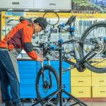 Suport tip service pentru biciclete Rockbros MP-02, Inaltime reglabila, Brat rotativ, Picioare pliabile, Tava integrata pentru unelte, Sarcina maxima 80kg, Negru 8 - lerato.ro