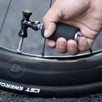 Pompa bicicleta cu CO2 Rockbros, Umflare rapida, Design compact, Constructie din aluminiu, Negru 8 - lerato.ro
