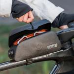 Geanta pentru bicicleta Rockbros AS-134 Road To Sky, Waterproof, Montare pe cadru, 0.9L, Negru 4 - lerato.ro