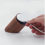 Stand birou pentru incarcator wireless Rolling Square, Compatibil MagSafe, Unghi 45 grade, Lemn masiv 4 - lerato.ro