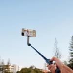 Selfie stick cu trepied ShiftCam SnapStand Selfie, MagSafe, Lungime maxima 75cm, Inclinare 200 grade, Telecomanda Bluetooth, Midnight Grey 9 - lerato.ro