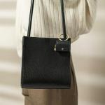 Carcasa Spigen Cyrill Mini Bag compatibila cu Apple AirPods 3, Negru 3 - lerato.ro