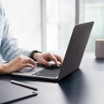 Carcasa laptop Spigen AirSkin compatibila cu MacBook Air 13 inch, Frost Black 6 - lerato.ro