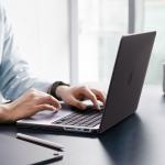 Carcasa laptop Spigen AirSkin compatibila cu MacBook Pro 16, 2021-2026, Frost Black 6 - lerato.ro