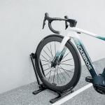 Suport pliabil depozitare bicicleta Wozinsky WSR-01 cu montare pe podea, Negru 3 - lerato.ro