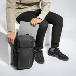 Borseta universala Tomtoc Navigator T24 Sling, Marime M, Capacitate 7L, 40 × 25 × 12 cm, Negru 10 - lerato.ro
