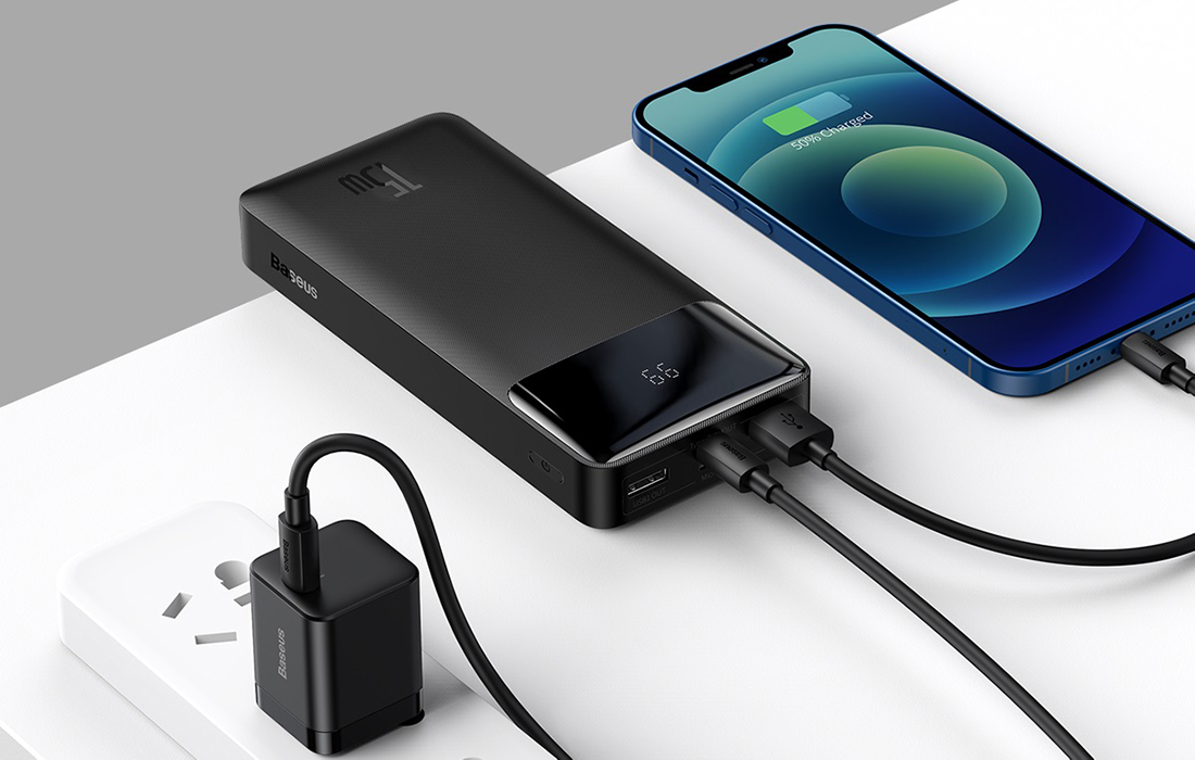 Baterie externa portabila Baseus Bipow 30000 mAh, Digital Display, 15W, Cablu Micro-USB inclus, Negru 1 Lerato.ro