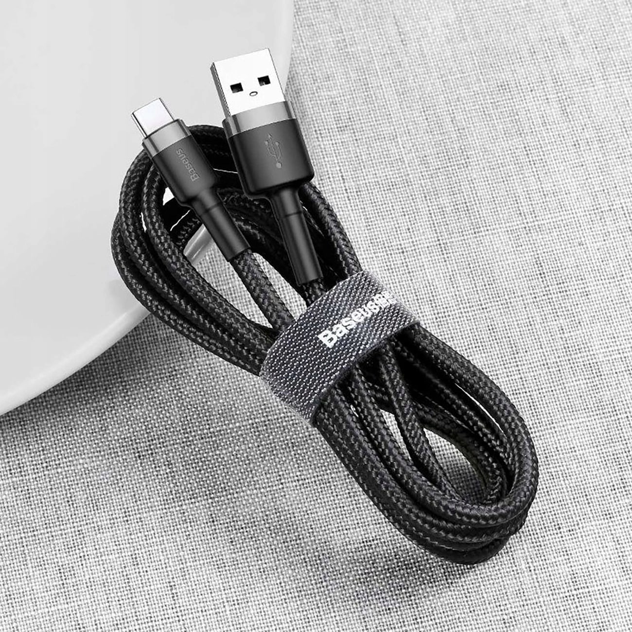 Cablu pentru incarcare si transfer date Baseus Halo, USB/USB-C, 2A, 3m, Negru 1 Lerato.ro