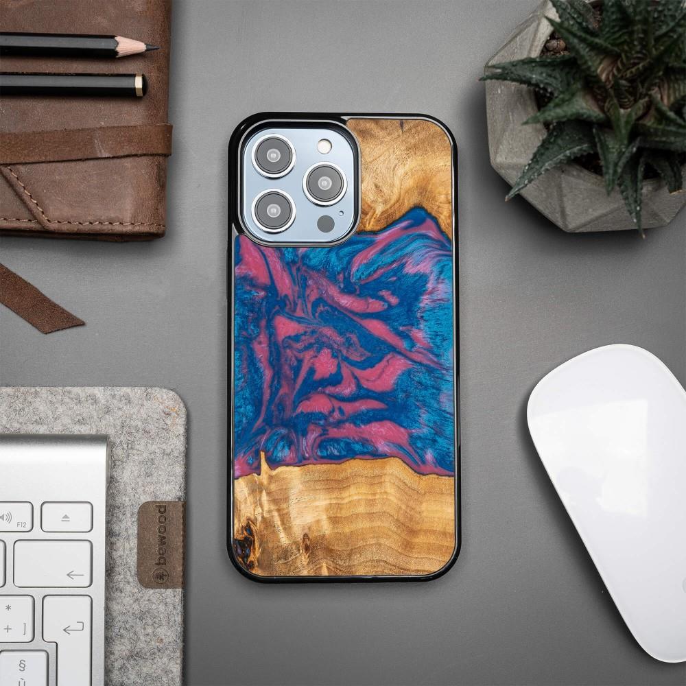 Carcasa din lemn Bewood Vegas compatibila cu iPhone 14 Pro Max Graphics 1 Lerato.ro