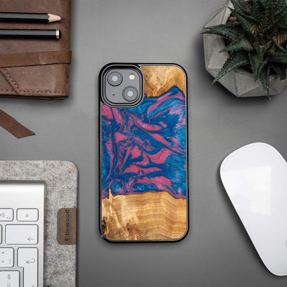 Carcasa din lemn Bewood Vegas compatibila cu iPhone 14 Pro Graphics 1 Lerato.ro
