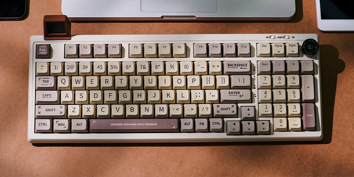 Tastatura mecanica Epomaker RT100, Wireless, Bluetooth, USB-C, Switch-uri Liniar Wisteria, Bej 1 Lerato.ro