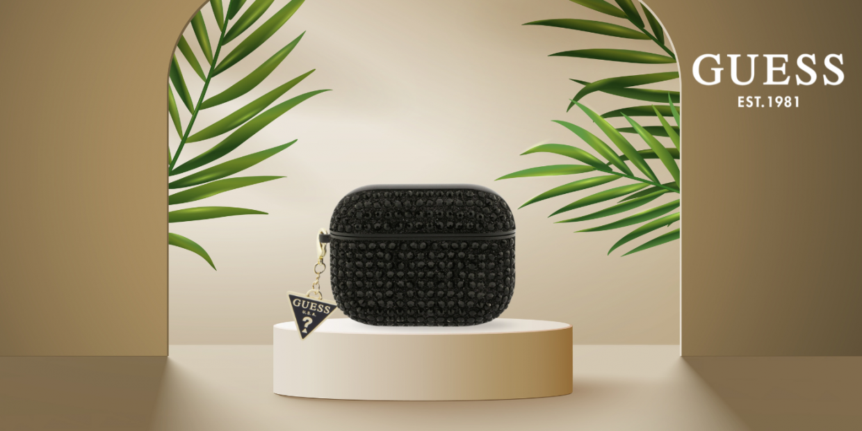 Carcasa Guess Rhinestone Triangle Charm compatibila cu Apple AirPods Pro 3, Negru 1 Lerato.ro