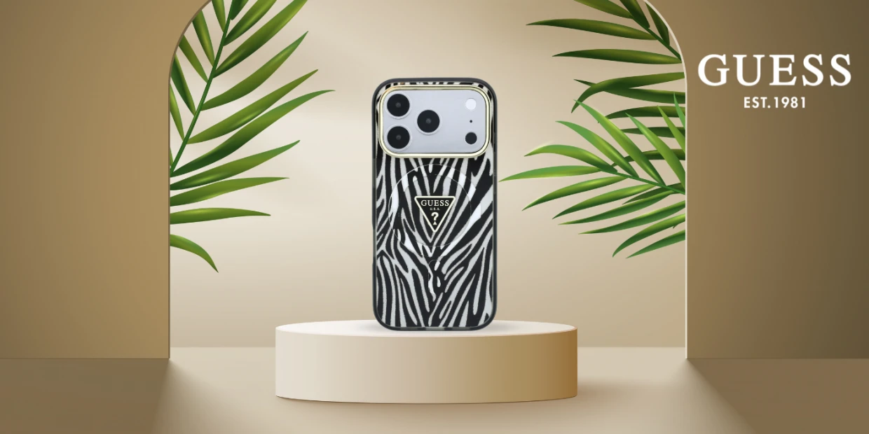 Husa Guess ML Zebra Glitter Triangle Logo cu MagSafe compatibila cu iPhone 18 Pro / 17 Pro, Silver 1 Lerato.ro