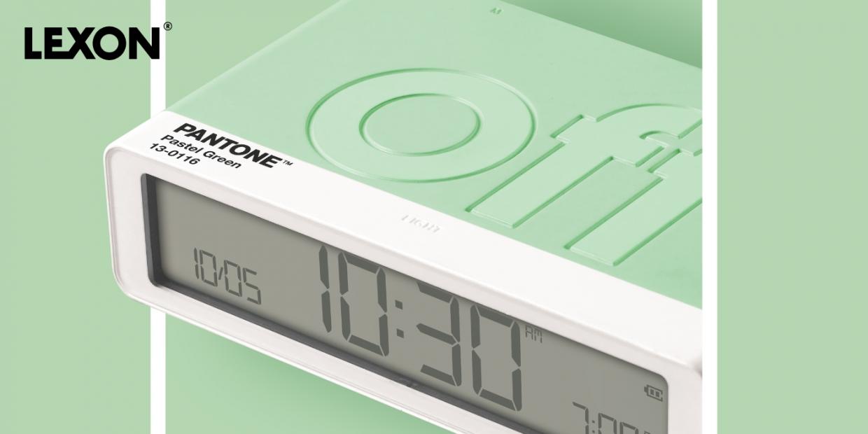 Ceas cu alarma Lexon Flip Classic X Pantone, Snooze, Display Digital, Luminozitate ajustabila, USB-C, Mint 1 Lerato.ro