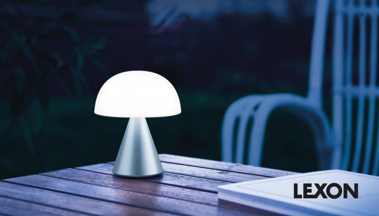 Lampa LED Lexon Mina M, Lumina cu 7 culori, Autonomie 24h, IPX4, USB-C, Light Blue 1 Lerato.ro