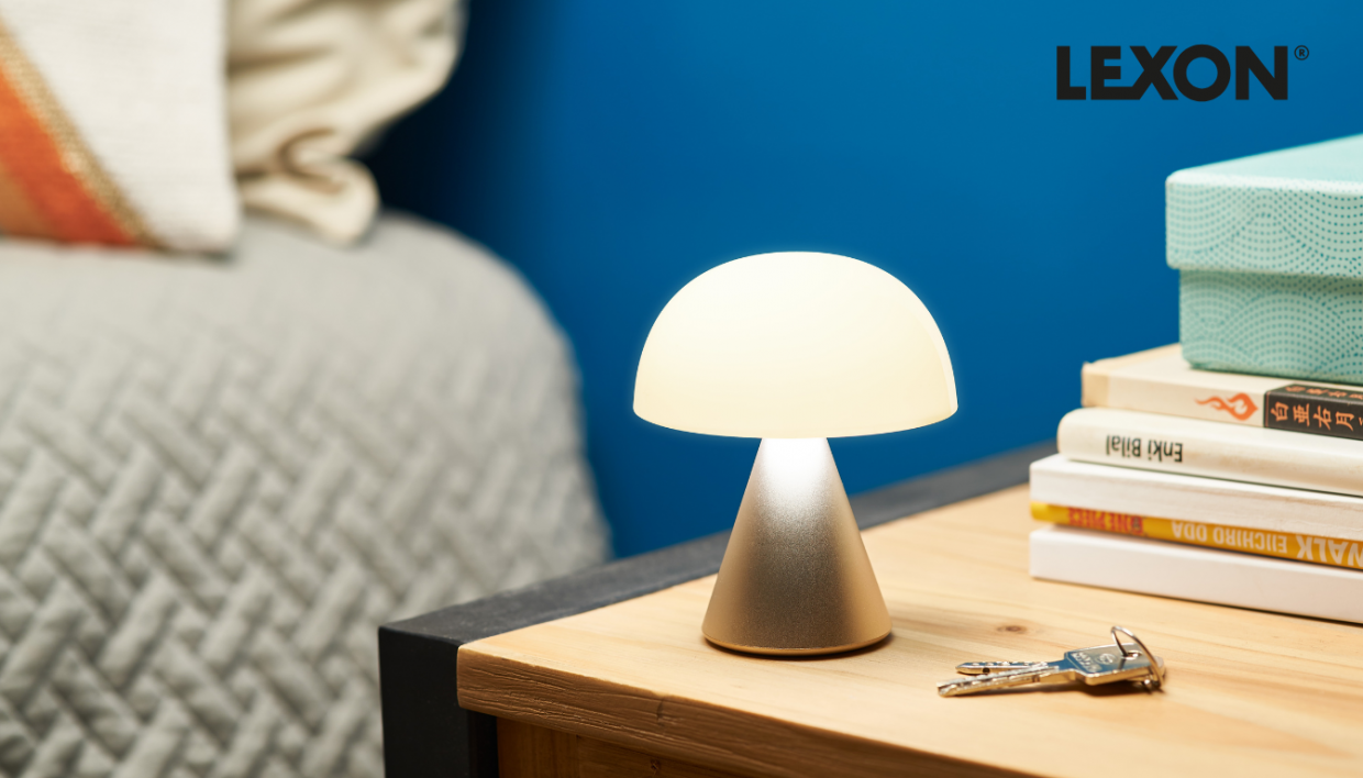 Lampa LED Lexon Mina M, Lumina cu 7 culori, Autonomie 24h, IPX4, USB-C, Gold 1 Lerato.ro