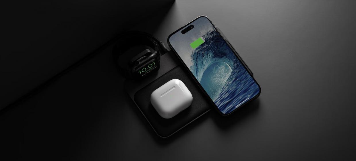 Statie de incarcare cu suprafata din piele naturala NOMAD Wireless Base Station compatibila cu Apple Watch Edition (incarcator inclus) V4, Negru 1 Lerato.ro
