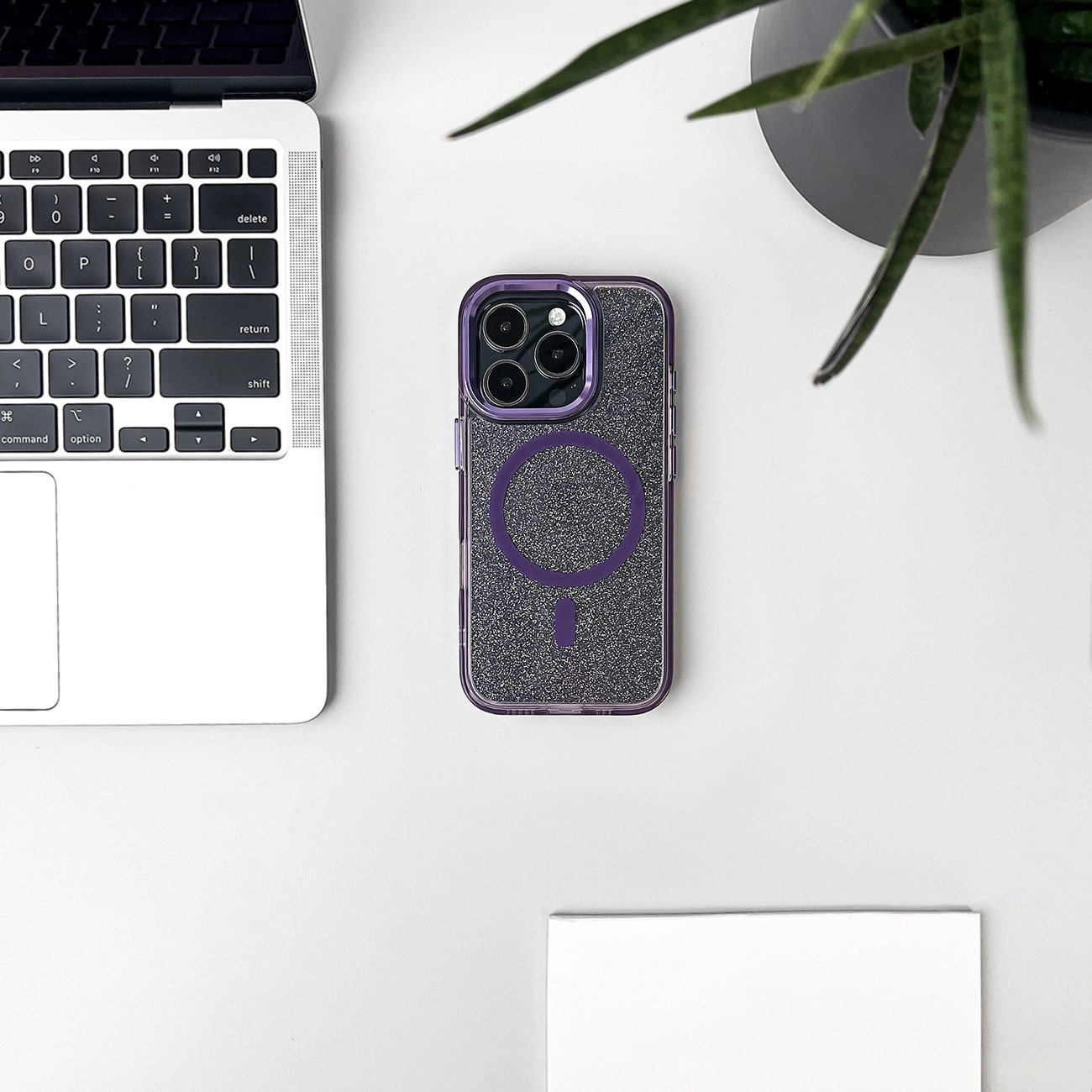 Carcasa Glitter MagSafe compatibila cu iPhone 16 Purple 1 Lerato.ro