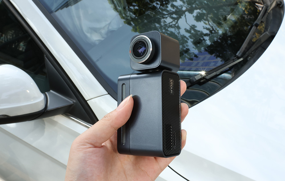 Camera auto UTOUR C2M 2160p cu aplicatie dedicata, 4K, GPS incorporat, camera fata, camp vizual de 150 grade, Negru 1 Lerato.ro