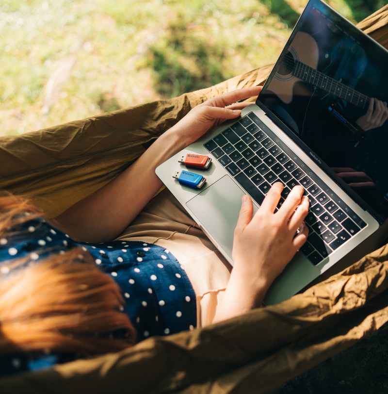 Set 2 memorii USB Verbatim Store n Click, 32GB, USB 3.2 Gen 1, Albastru/Rosu 1 Lerato.ro