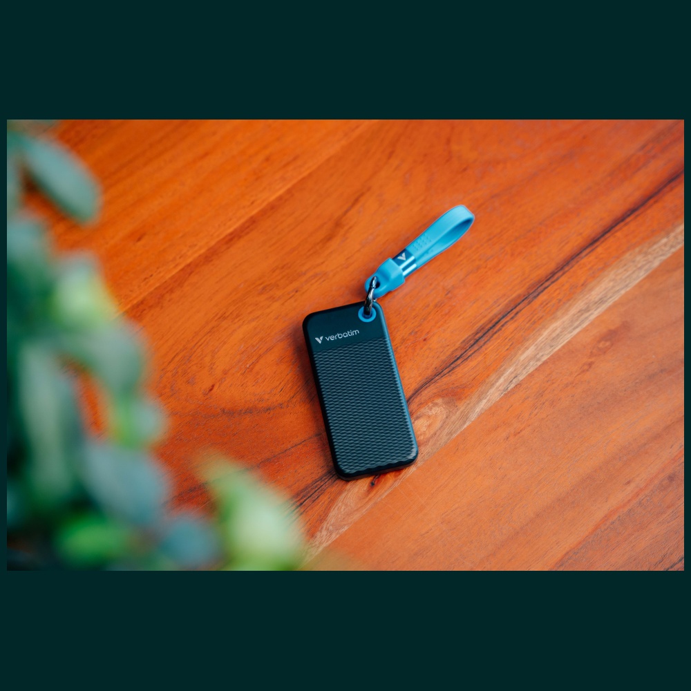 SSD extern portabil Verbatim cu breloc, 256GB, USB-C 3.2, 96.1 x 45.1 x 10 mm, 10Gb/s, Negru/Albastru 1 Lerato.ro